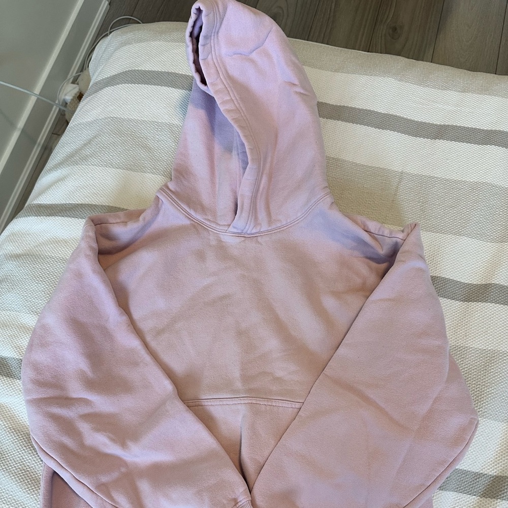 Bubble gum pink aritzia sweater